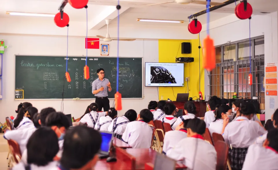 Sinh viên học tiếng Anh tại Lê Thị Lê